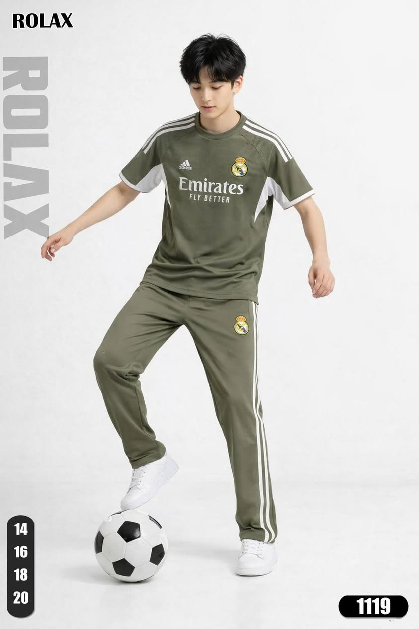 #ازياءالسيد 
توفر تراك ولادي قياس من عمر ١٠ سنوات إلى ١٦ سنه 🤍
البجامه ١١٠ والخامه كلش راقيه 💣
العنوان /بابل الاسكندريه مجمع حطين داخل السوك قرب صيدلية فلاح
يتوفر توصيل 🚚


**إذا كنت صاحب هذا الإعلان وتريد حذفه لأي سبب، رجاءا أرسل رسالة إلى الدعم الفني**