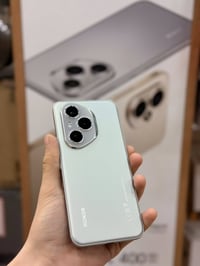 بحالة الوكالة الجهاز مستخدم شي كلش قليل ايام كامل ملحقات كارتونه وشاحن...