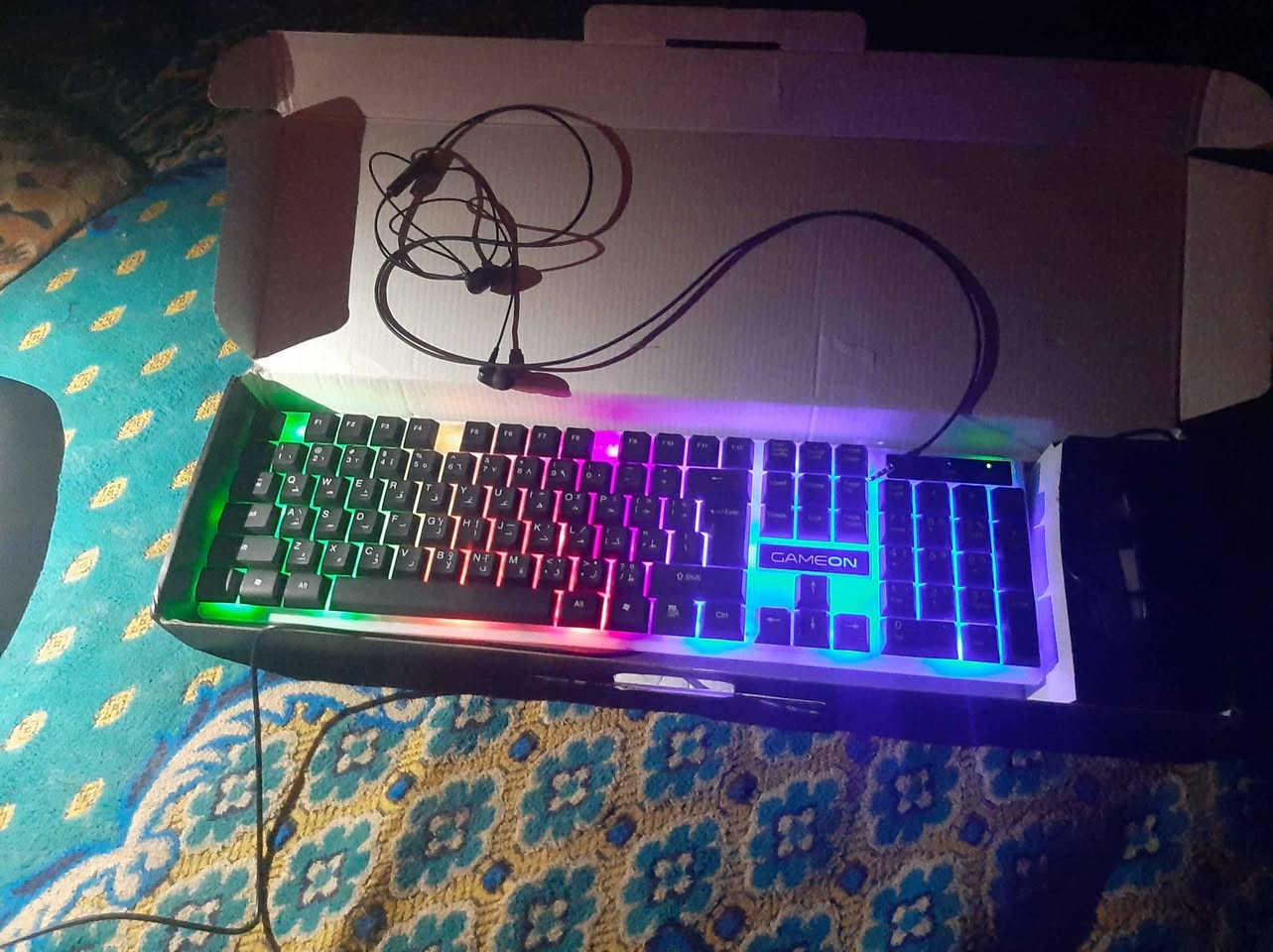 🎮 كيبورد وماوس قيمنك احترافي للبيع 🎮
ماركة GAMEON – Dominion Series
إضاءة RGB ملونة 🌈
حروف عربي + إنكليزي
يو إس بي سلكي
جديد شبه ما مستعمل ✨
المجموعة كاملة (كيبورد + ماوس)
يشتغل على PC ولابتوب
السعر: (16,000). 
المكان:(ناصريه حي الحكيم قرب مطعم الحوراء خلف السريع مقابل اسوق ابو ماهر). 
للتواصل الرقم*************..... ناصرية, ذي قار
