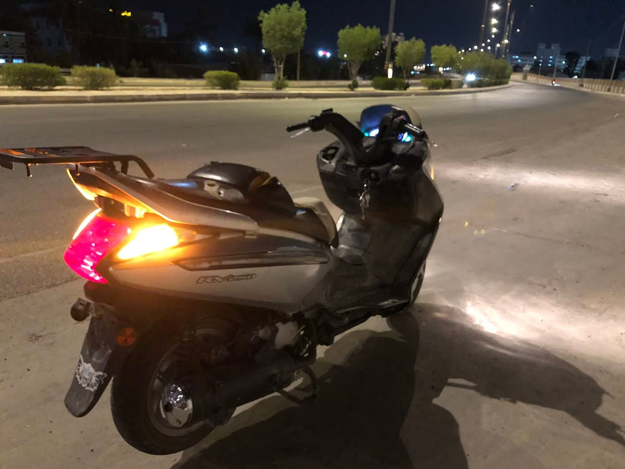 ب 200 الف فقطط

سايم Rv محرك 250cc

دراجة حلوة وكاعده كلش نشطة 
كهربائيات كلهة شغالة كيج حماوة وكيج سرعه اشاير والدبل اشارة انارة عالي وناصي والهورن حرفيا كلشي شغال

عندك فقط التاير الامامي ممسوح يرادلة تبديل ويرادلهة تدوشم للكشن

الدراجة مكفولة من سرقة 

مكاني الرمادي الثيله مقابل مستشفى صدام 

مصطفى الراوي // ***********

شراي اتصل
