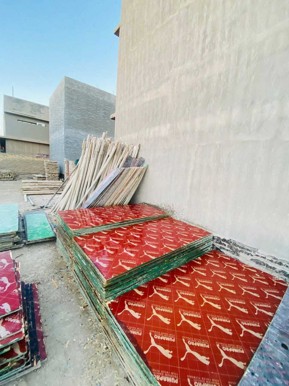 سلام عليكم بلاويد للبيع شغله وشغلتين  مشرح 30و 50و  الكميه مفتوح جميع القياسات مكاني حله السعر مناسب جدااا للتواصل ***********//***********
