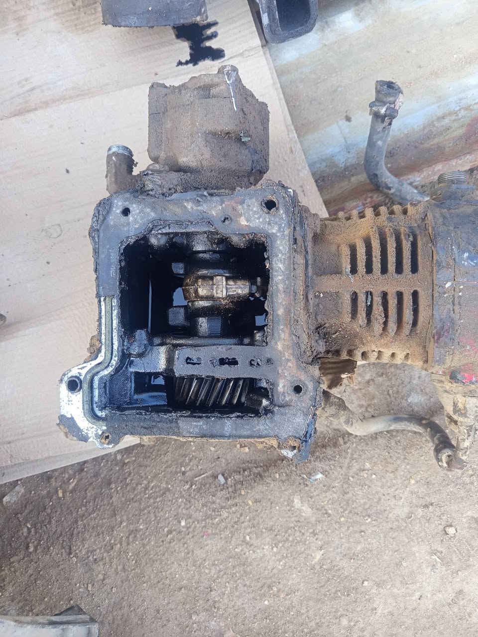 السلام عليكم غراض مكينة مان سوبر ودكشن حار ودكشن بارد و انتركولر قبق ولفات تخم وكورات 4  بم اصلي بوش جديد  وتخم نوزل جديد  واويل كلر  واتر بم نضيف شغال عل شرط  تاروسة بستم واحد طبك تصعيد فول المكان الديوانية ***********
