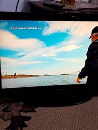 شاشه بلازما حجم 32نوع سامسونك مع الريمونت والقاعدة بلاديه بدون نت. صور...