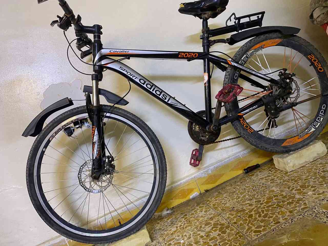 بايسكل كنت جبلي نضيف للبيع
السعر 80 الف وبي مجال بسيط


**إذا كنت صاحب هذا الإعلان وتريد حذفه لأي سبب، رجاءا أرسل رسالة إلى الدعم الفني**