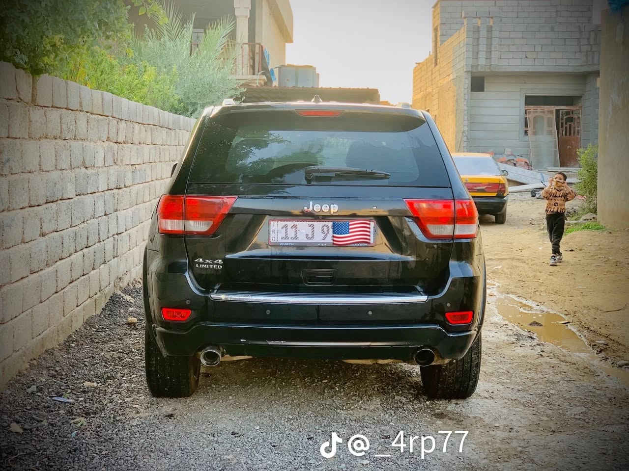 السلام عليكم
‏للبيع جيب لاريدو موديل 2011 ضرر جاملغ وبنيد بدون دواخل وشاصي ولغد شرط + باب الخلفي صبغ بدون دواخل 
مكينه 8V هيمي بانزين شرط لاتنقيص ولاتبخير 
المواصفات فول لمتد واحد على واحد 
بصمه تشغل + فتحت سقف + كراسي كهرباء +مري شفط + كهرباء + تحكم استيرن + كراسي جلد + تخم تاير + صدر + تبريد + تدفئه شرط 
السياره حلوه وجاهزه من كلشي مابي اي نقص  
رقم بغداد الدولي بسمي سنويه ٣٠
السعر تصل
الاستفسار ***********
منضومه غاز مشدوده عليه انسه شي اسمه صرف
