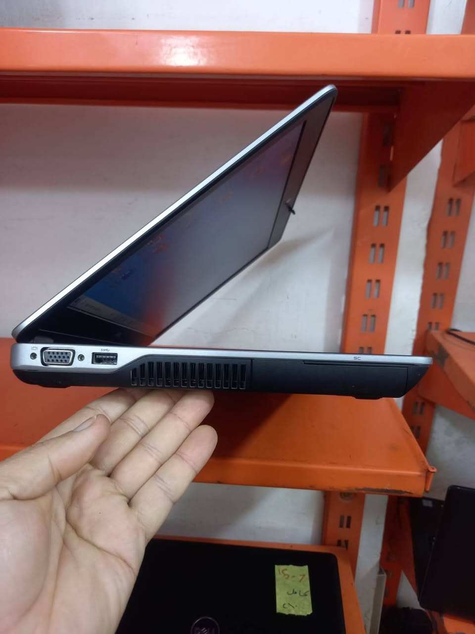 لابتوب دل dell
فئة المعالج  M
المعالج كور أي  7  الجيل الرابع 
من فئة m 
الهارد  256    ssd
الرام 8.    ddr4 
حجم الشاشة 14
نظام التشغيل ويندوز 10 pro  عربي انكليزي 
الملحقات شاحنة وجنطة 
السعر   175
للمزيد من العروض ادخل على اعلاناتي 
***********
***********
يوجد توصيل

تتوفر مجموعة لابتوبات بأسعار مناسبة ومواصفات مختلفة
