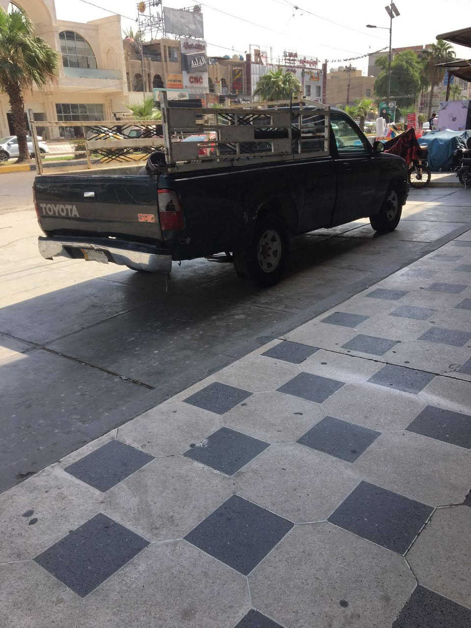 السلام عليكم
للبيع سياره تيوته هايلوكس موديل 1993 كير عادي 6 سلندر 

السعر 57$ ورقه للتواصل  *********** بي واتساب

العنوان: بغداد سيديه
