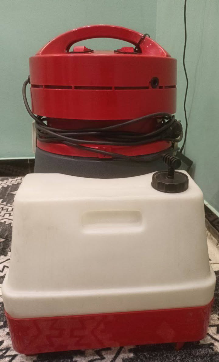 مكنسة كهربائية نوع فانتوم (Fantom) مخصصة لغسل وتنشيف السجاد والمفروشات .. تتميز بقدرة عالية على غسل وتنشيف السجاد الكاربت والقنفات تحتوي على خزانين منفصلين واحد للماء النظيف وسائل التنظيف والآخر للمياه المتسخة تمتاز بقوة عالية وتصميم عملي مزود بعجلات لسهولة الحركة مع واير طويل و كافة الملحقات 
السعر ٩٠ قابل للتفاوض للإستفسار إتصل ع الرقم ( *********** )
