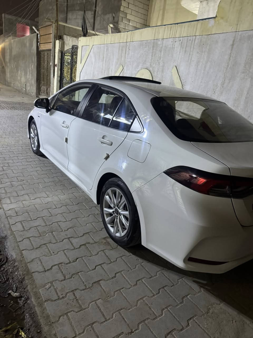 كورلا هايبرد 2025 رقم بصره باسمي تحويل ثاني يوم مكفول صبغ ضربه تبديل بارد 
ماشيه 15km
فول 1/1
حساسات امامي خلفي كامره خلفي 
فتحه كشنات جلد بصمه 
شاشه هواي موصفات  باقي معروفه
سعر 160 بيه مجال شراي يتصل 
+964 772 838 0887
