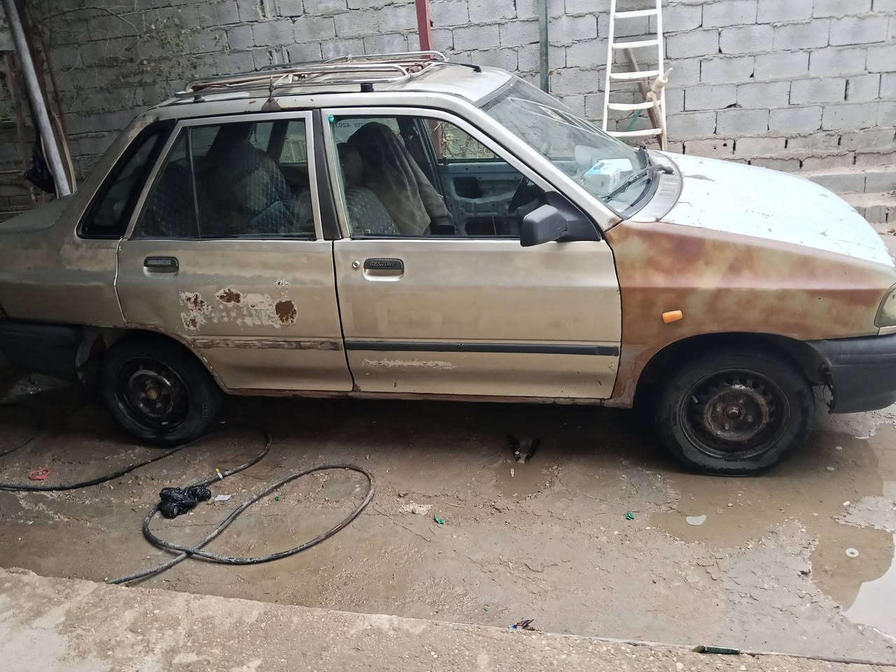 سايبا موديل 2012لون ذهبي سياره بسمي رقم كربلاء ..مكينه تبخر كير مكفول وهاي الصور كدامك .مكاني كربلاء طويريج ....الرجيبه ....السعر 23 وبيهه مجال 
***********
