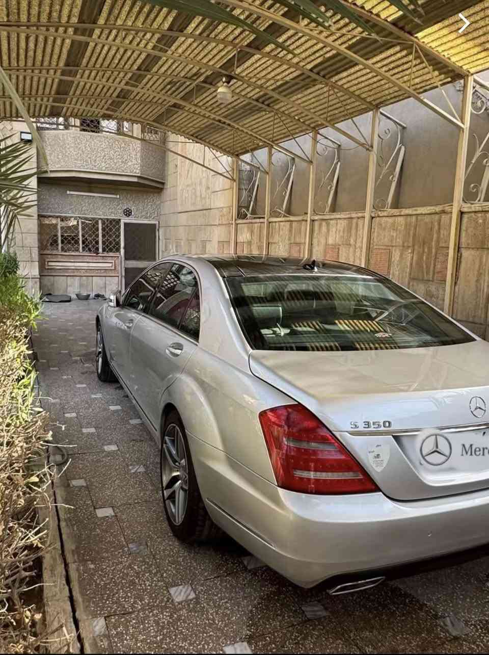 سلام عليكم 
مارسدس S موديل 11 
محرك 6 
سياره فول للاخير رادار و ناضور 
بانوراما 
مواصفات الاس معروفه 
3 قطع كلير فقط بدون قطره معجون 
السياره جاهزه مناقصها برغي 
رقمها بغداد بسمي ومكانها بغداد 

***********
