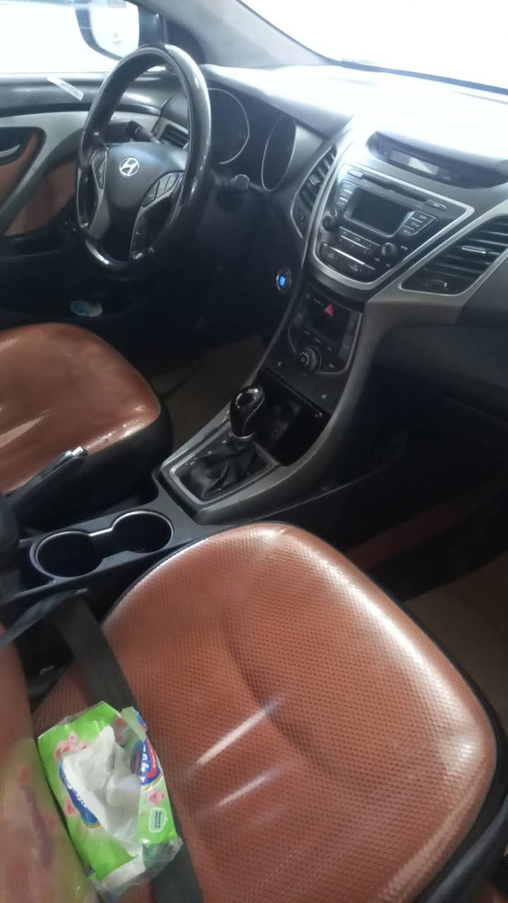 السلام عليكم ورحمة الله وبركاته 
النترا موديل ٢٠١٤ البيع السعر ١٢٨ وبيها مجال
رقم الهاتف ***********
