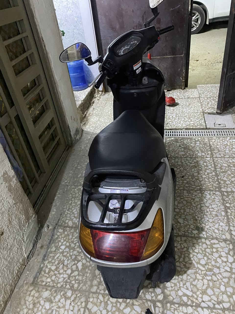 سلام عليكم دراجه سبيسي فول كلشي شغال نضيفه كلش رايده 700مراوس اب جيتي آر حسب لقناعه عادي مكاني لبلديات قرب ملعب لمدينه رقم *********** وتساب متواجد
