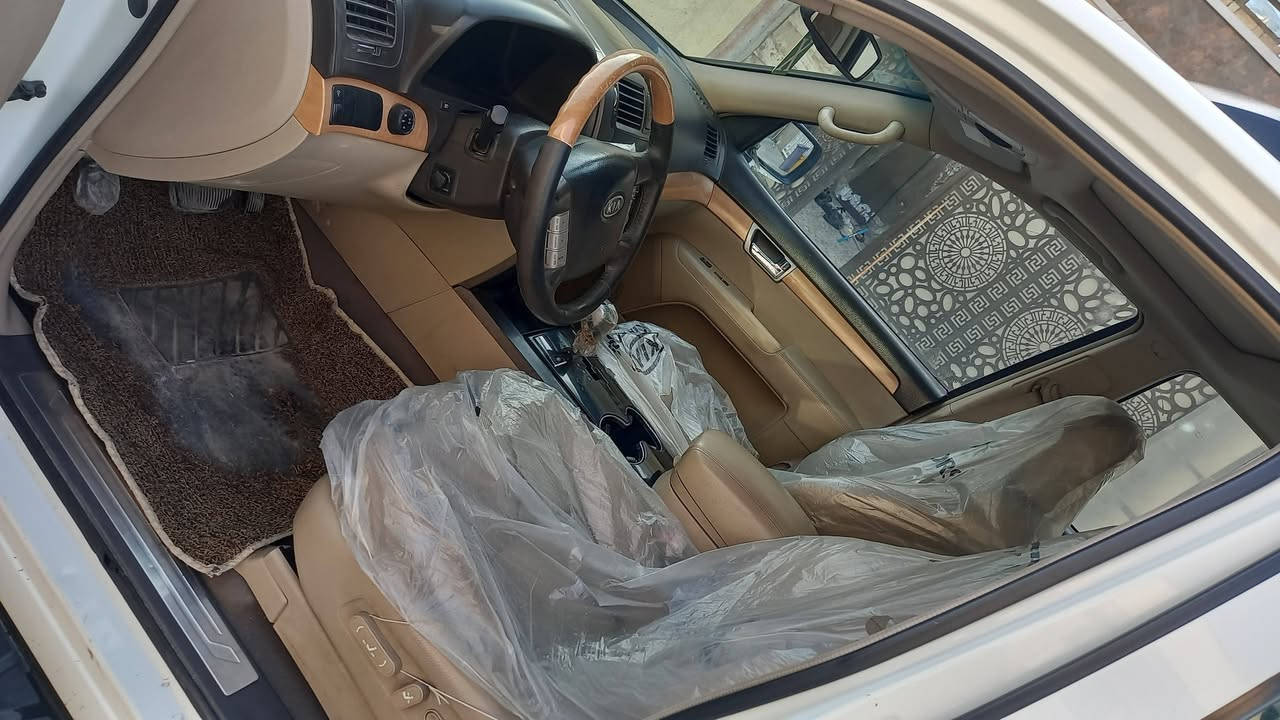 السلام عليكم كيه مهافي موديل ٢٠١٢ خليجي فول موصفات رقم بغداد جديد بسمي السياره جاهزه من كل شي كير ومحرك وتبريد وحاديه تخم تاير جديد داخل جديد ماشيه ١٨٢ بيه باب صبغ بدون ضربه ومكانين بارد السعر ١٣٢ مكاني بغداد حي التراث ***********
