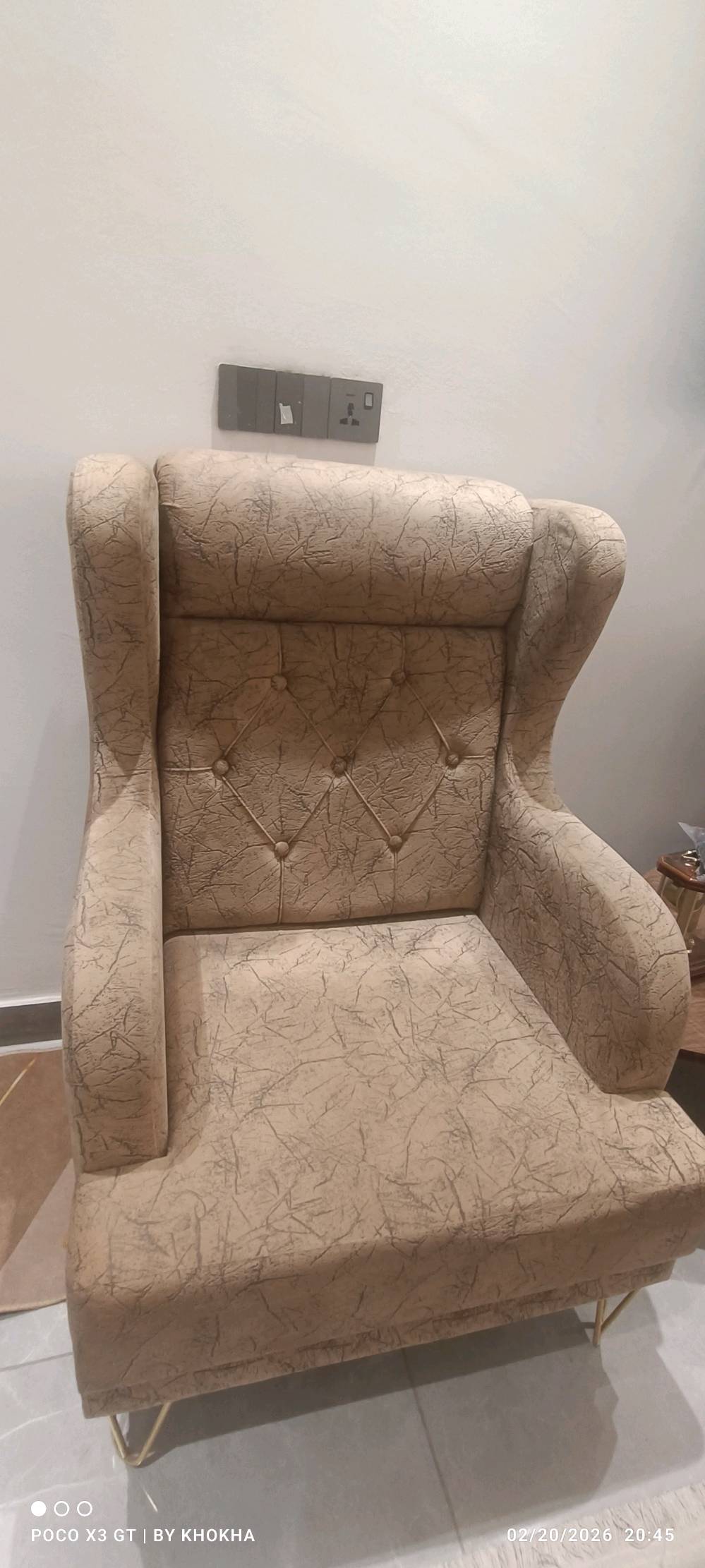 تخم قنفات 10 مقعد نظيف جدا لون بيجي مع كوشات 8.. المكان اليرموك أربع شوارع