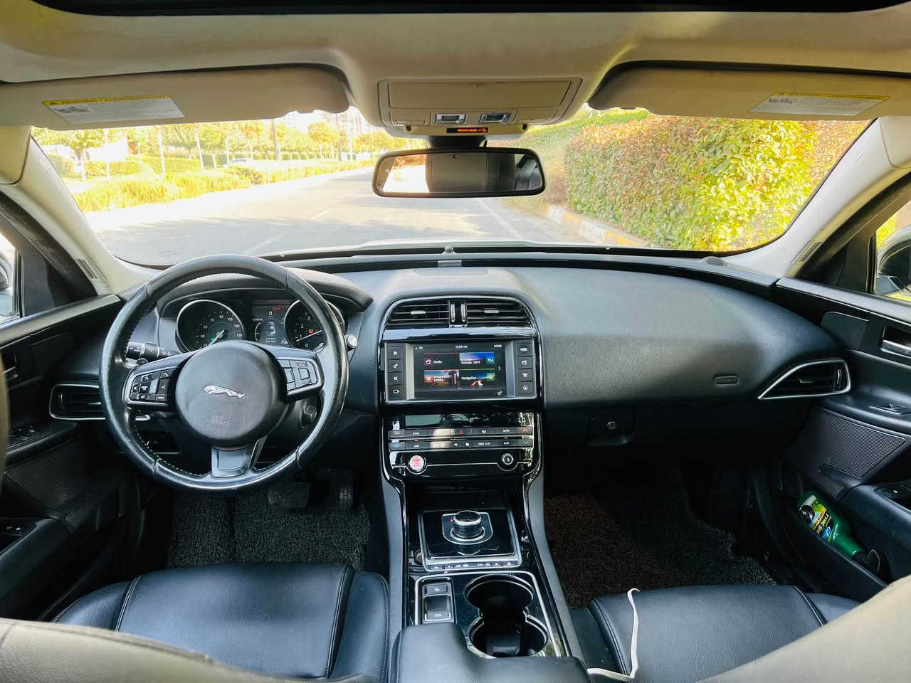 جاگوار xe  مۆدێل 2017 فول مواسەفات سعری150وەرەقە 
فول مواسەفات:  پانۆڕاما ، شاشە گەورە ، ٤پستۆن ٢٠٠٠٠ و تۆربۆ
رەنگی :سپی
  نیو چاملغی پێشی بۆیاغە
 78هەزار ڕۆشتوە
بە شێوەی نەقد + قسط + ئەلۆگۆر کردن بەردەستە
ژمارە موبايل: ***********
ژمارە موبايل: ***********
ناونیشان: هەولێر أربيل, العراق
