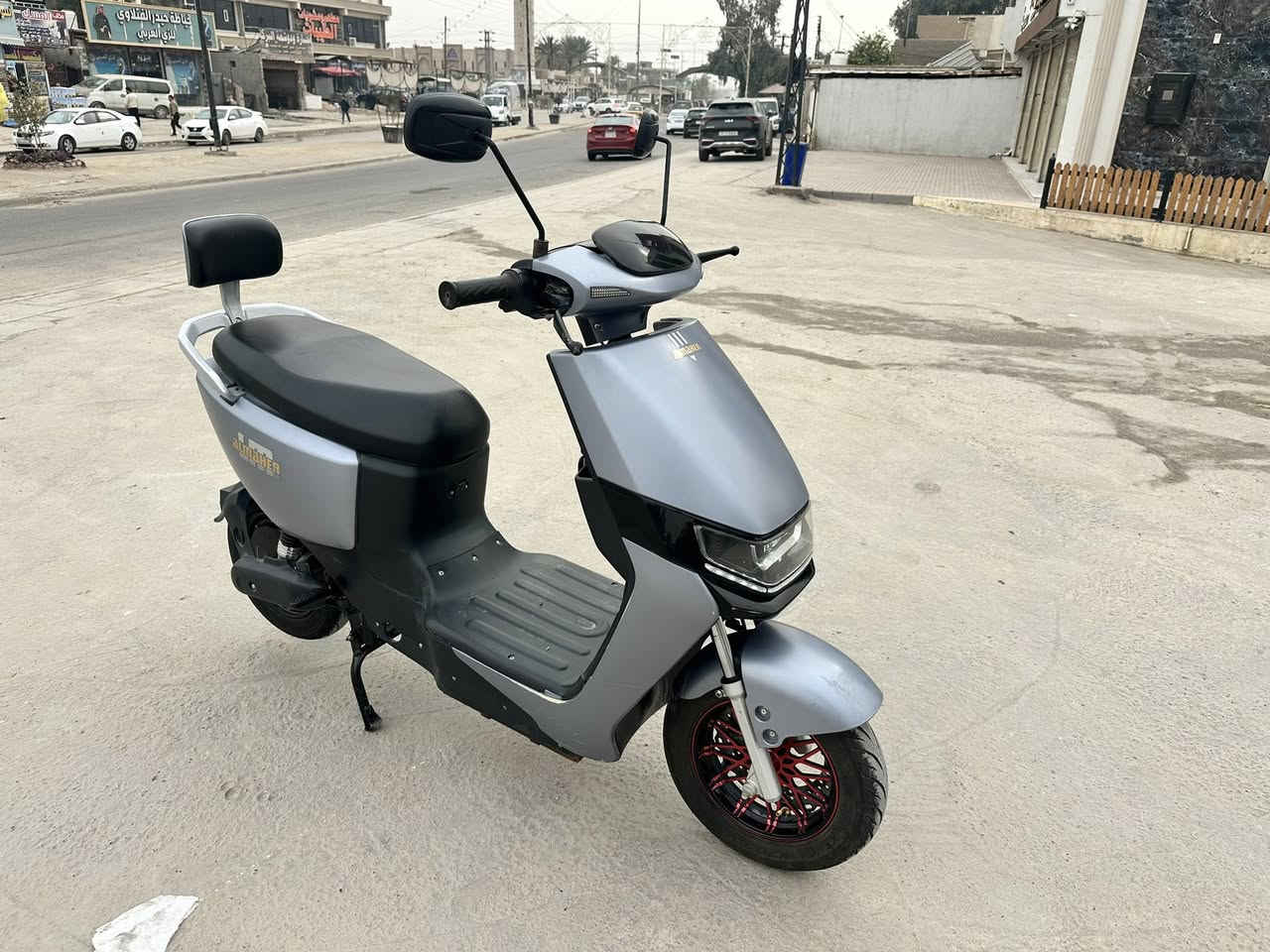 للبيع دراجه شحن نوع سكنس
بطاريات عدد ٦جدد قبل يومين شديتهن 
كهربائيات كلهة شغالغ بلادية على وضع الشركه 
نضام بارك وقوف تلقائي سويج عدد ٢
بصمه تشغيل عن بعد عدد ٢
شاحنه بلاديه مال الشركه اصليه 
كتلوك الشركه موجود 
السعر ٥٧٥ وبيه مجال 
عنوان ابو غريب قرب مجمع الزيتون السكني 
الهاتف  ***********
