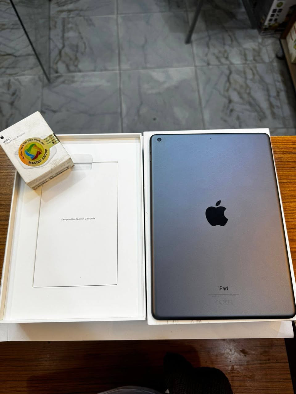 ايباد 9 ذاكرة 64
نضافة 100‎%‎
استخدام قليل 
كامل ملحقات الاصلية 
السعر مناسب 
***********
العنوان القطاع شارع السوك مجاور عوينات الكرار 
مركز الشمس عمارة, ميسان
