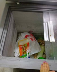 مجمده لبيع جديده سعرها(100) قفلها 07505226549