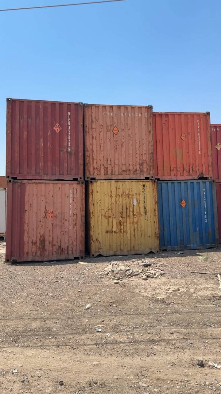 حاويات 6 متر للبيع 
العنوان بغداد جرف النداف 
الاستفسار ‭***********‬
