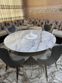 ميز طعام كوارتز • طاولات ذهبية • فضيات