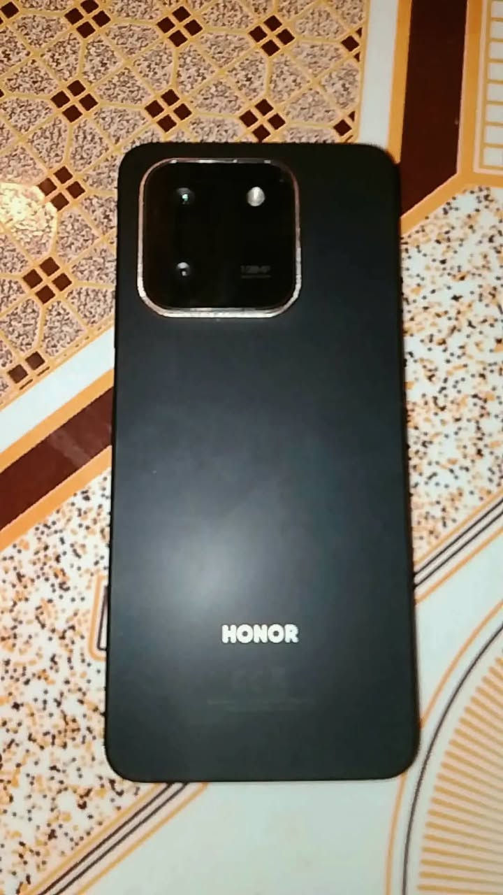 جهاز هونر x7d جهاز نظيف جدا فقط بي فطر بل كامرة الخارجية من فوك وما مئثرة نهائيا على الكاميرا وفطر بشاشة لاكن صغير الجهاز سعرة مناسب جدا🙃 بنسبة إلى أداء ويكون يشغل ٦٠ فريم ببجي اما سعرة يكون 150 وبي مجال سعرة مناسب جدا.


**إذا كنت صاحب هذا الإعلان وتريد حذفه لأي سبب، رجاءا أرسل رسالة إلى الدعم الفني**