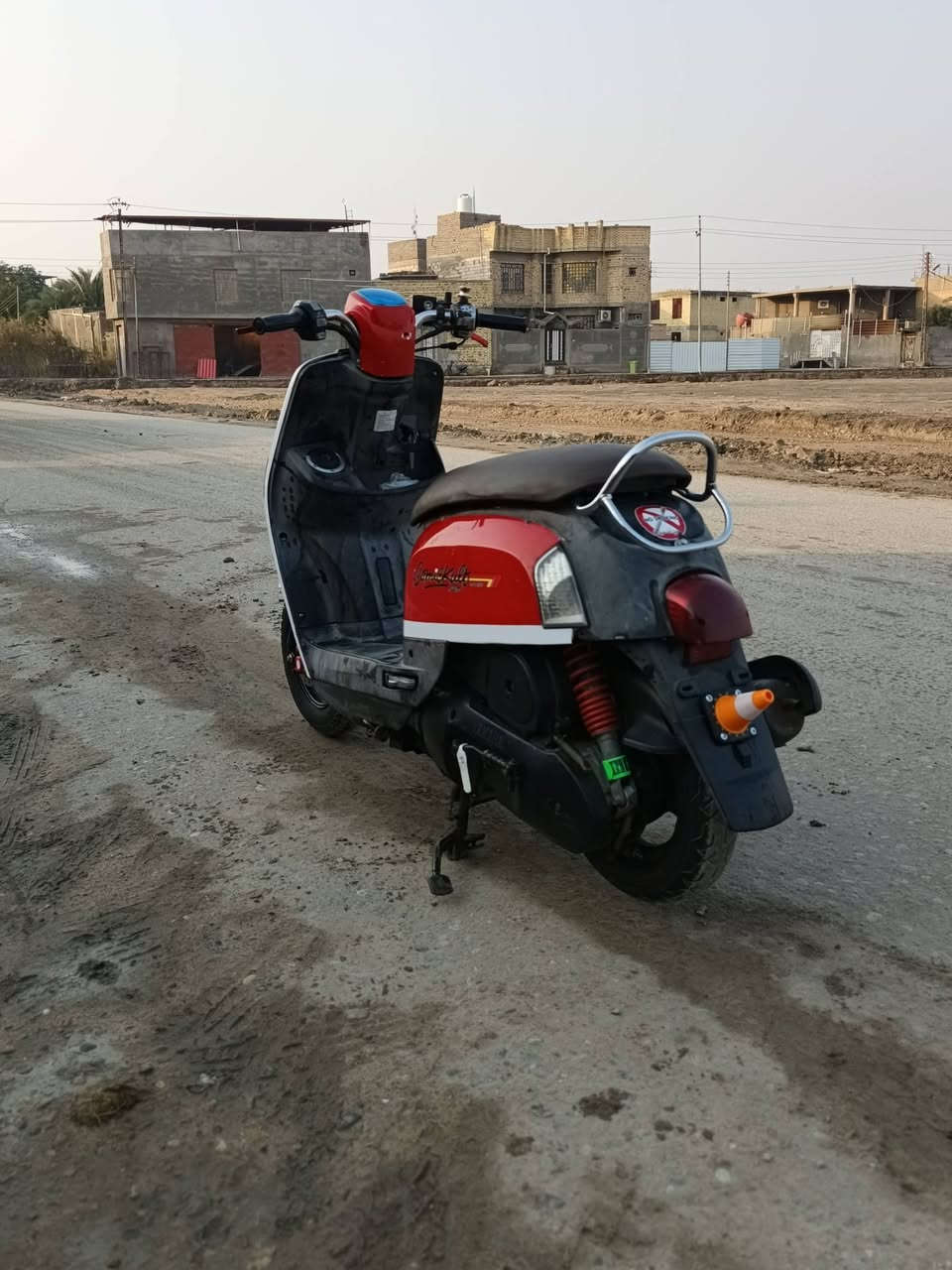 السلام عليكم ماكس بوليسي لبيع
مفتوحه ولفات الباقي كفاله شلعه معدل مكينه تخبل نكره سلف كهربائيات كله شغاله لايت زنون  تجي وتفحص عنوان قضاء المدينه بشارع البطاقه الوطنيه  
هاتف ***********
