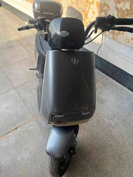 سلام عليكم دراجة شحن نظيفة جدا 4بطريات ثلاث سرع  السعر عند الاتصال ***********
