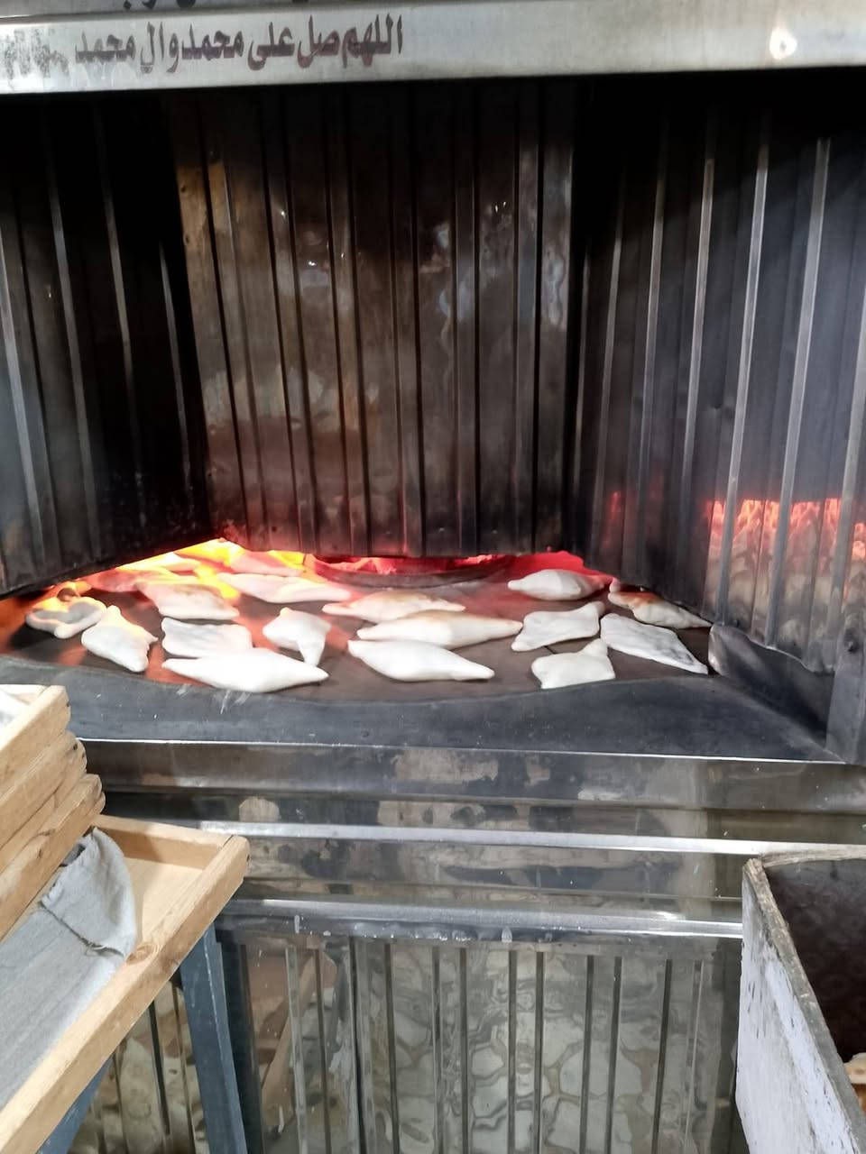 السلام عليكم فرن صمون دوار للبيع كامل ويا
عجانه وطاوليات 70 طاولي بريمزات جدد ٢ وسعر مناسب مكاني السماوه قضاء الخضر ***********
