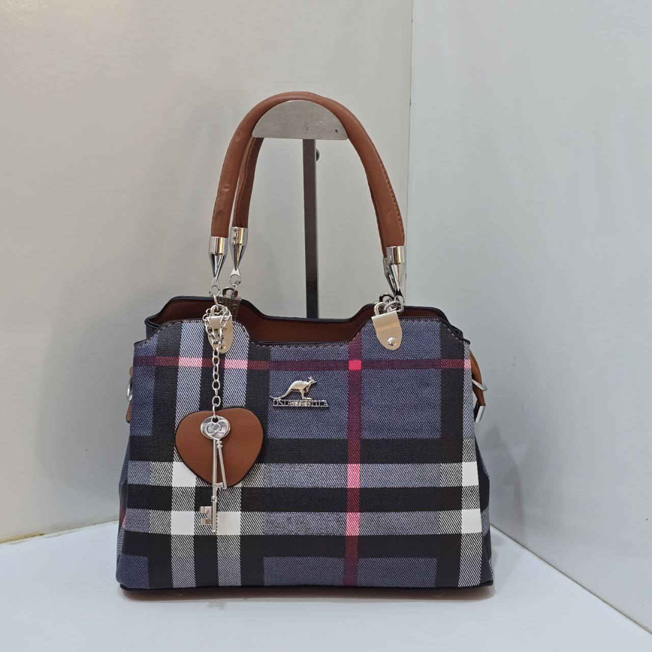 #حقيبه_كنغر_المقفل 
توفرت مره ثانيه لكثرة الطلب من زبائنا الكرام 
السعر نار #ب١٧  الف فقط ارخص سعر بالعراق كله 
🔥🔥🔥

التوصيل لكل محافظات العراق صار #ب٣ الف فقط 

متوفره حسب الالوان المرفقه في الصور ❤❤❤

#اذا_حبيتي_تكون_اطلالتج_مميزه راسلينا ع البيج 
او الاتصال ع الرقم ✅️***********✅️

  #التوصيل لكل محافظات العراق(٣) الف فقط 

#توجد_خدمة_توصيل_المسيب_وكافة_محافظات_العراق

#ملاحظه المحل حقائب نسائيه وملابس أطفال واكسسوارات داخل المحل 🔥 يارزاق 

العنوان ازياء الورود بابل_مسيب_شارع المستشفى مجمع مضر النجار
 #مقابل مجمع ريحانه للأقمشة 
#مجاور دكتوره علياء النسائيه 
#مجاور احمد للموبايل 
رابط قناتنا ع التليكرام  https://t.me/alwrood996

رابط صفحتنا ع الانستغرام https://instagram.com/alwr.ood9?igshid=ZGUzMzM3NWJiOQ==    تشرفونا وتنورونا
