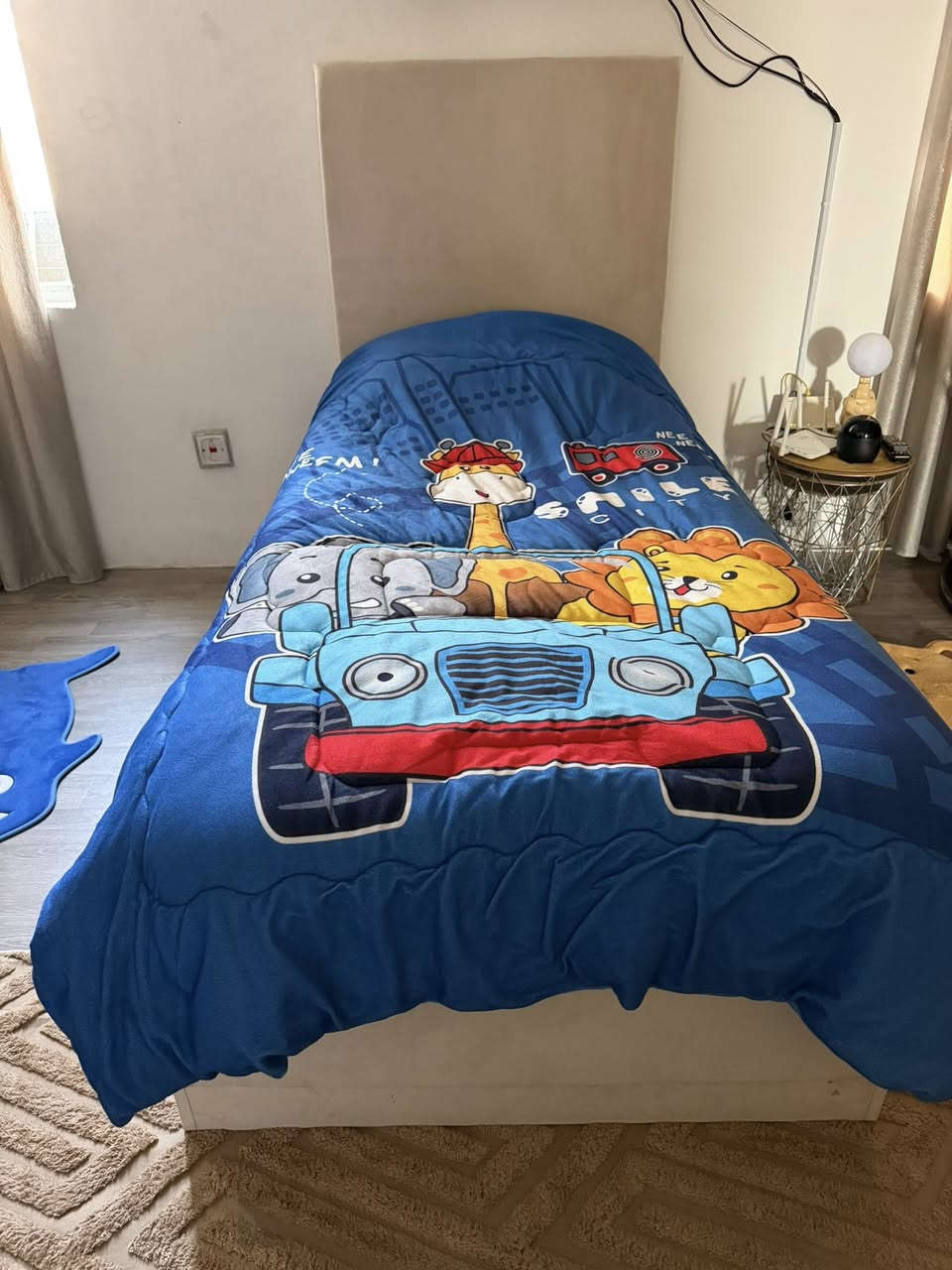 غرفة نوم سرير مع كنتور ٤باب بي ضرر باب يتبدل ويتعالج ايضاً مع كومدي يحتوي ع ٩رفوف سعزها ٣٥٠الف


**إذا كنت صاحب هذا الإعلان وتريد حذفه لأي سبب، رجاءا أرسل رسالة إلى الدعم الفني**