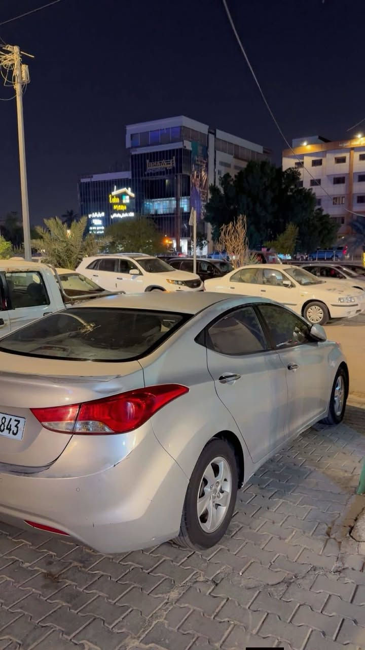 السلام عليكم
أفانتي  2012 مكينه 1600 وارد كوري مكينه وكير كفاله من الفتح والتبريد خير من الله المرايات شفط المقاعد تدفئه السياره كامله ما بيها أي نقص السعر 100وبيها مجال مكان السياره بصره الجزائر  رجاءاً بس الشراي يتصل ***********
