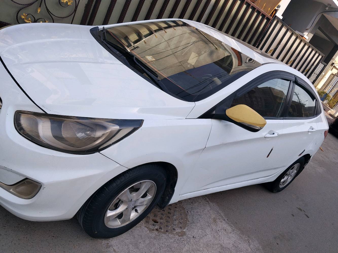 اكسنت 2015 1600 دوش بيها 3 قطع بدون دواخل سونار منشور سعرها 95 مكاني بغداد كرخ 