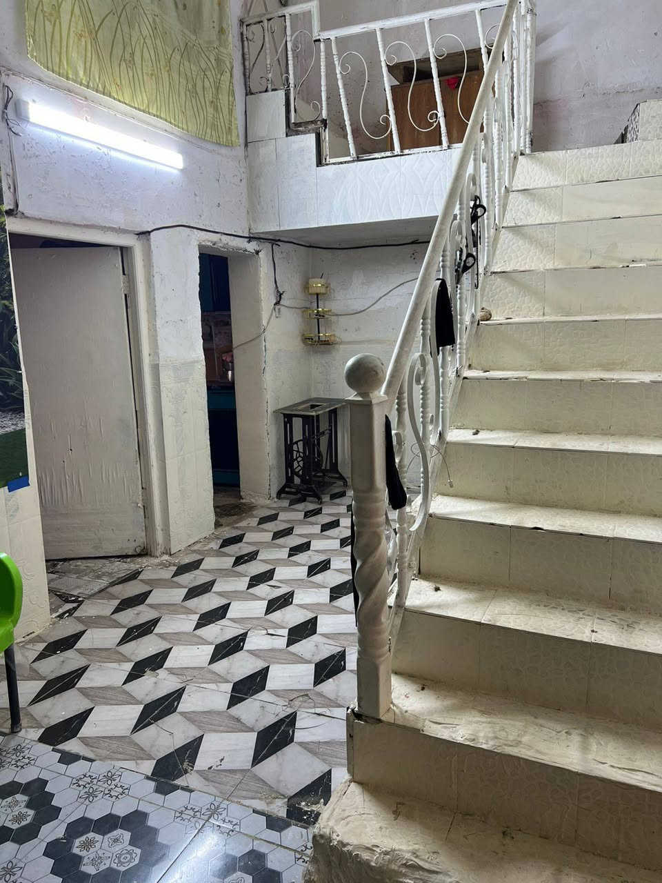 السلام عليكم
بيت للبيع زراعي المساحه ١١٠ متر العنوان بالسده كاع بيت تومان قرب الجدول البيت طابقين يتكون من غرفه + صاله + ستقبال + مطبخ + صحيات الطابق الثاني غرف عدد ٣ السعر المطلوب ( ٢٠ ) مليون وبي مجال الاستفسار *********** // ***********
