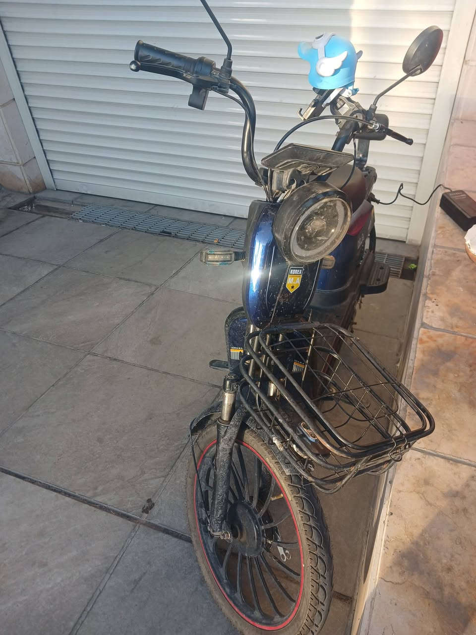 دراجه نضيفه فول شغاله اي عطل مابيها بطاريات جدد عدد 5 سرعه 55 بيها 3سرع
سعر 350 الف شراي تعالي واتساب مو شراي لا تعبني ولا اتعبك 

***********
