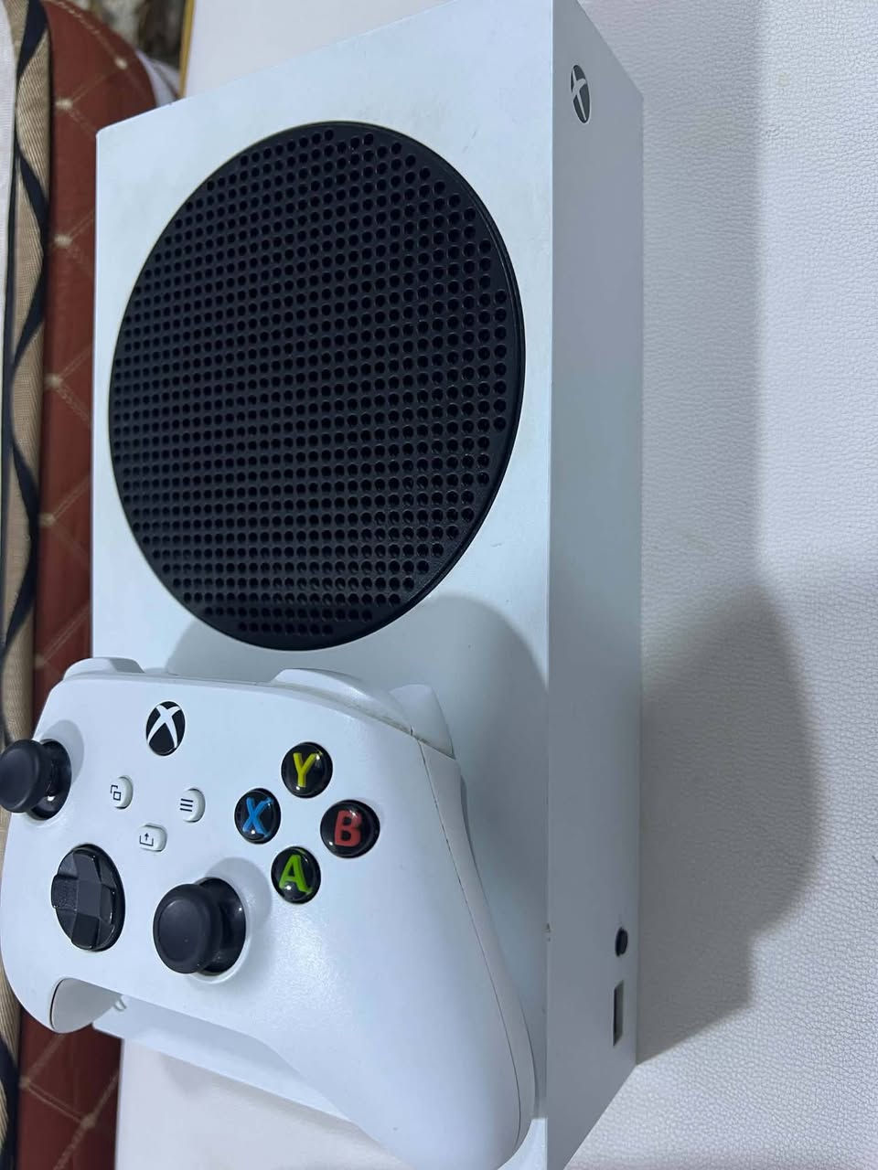 Xbox series s 
جهاز كامل ملحقات 
بي حساب بي العاب مملوكة 
سعر 350وبي مجال


**إذا كنت صاحب هذا الإعلان وتريد حذفه لأي سبب، رجاءا أرسل رسالة إلى الدعم الفني**