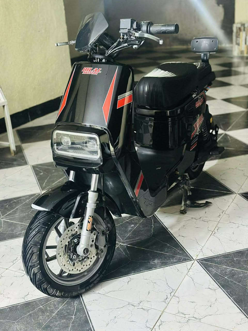 دراجه شحن موديل 2024
(5) بطاريات T1000 ستخدام قليل مابيها نقص برغي مناسبه
 للاستفسار ***********
