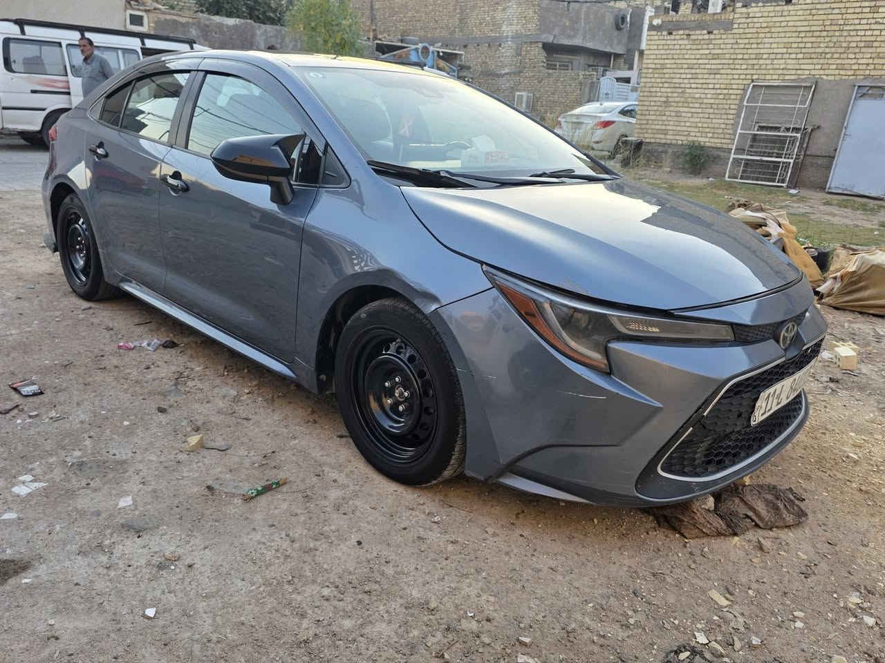 كورلا موديل ٢١ LE محرك 1800 سعر 138$ كير مكينه مكفوله حادث خفيف بالقفل مال جنطه الوره وصبغ فقط بكان الرقم الخلفي وبيه كم بارد خفيف لغد شواصي كفاله بسمي سياره 
صور الحادث مرفقه  بغداد شعله للاستفسار # ***********
