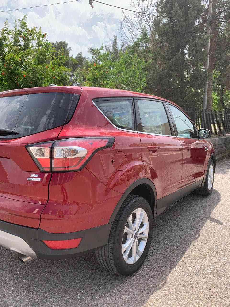 کوردی ؛ 
# Ford _ Escape # 
. مۆدیل / ٢٠١٧ 
. نیو مواسفات Se 
. مەکینە / ,20 V4 ئیکۆ بۆست ، مەکینە کەپس
. ڕەقەم هەولێر سەنەوی ٢٠٢٤ بەسەر چووە 
ڕۆیشتن / ١٠٣ هەزار میل 
. بۆنیت ، چاملغی پێش و چاملغی پشتی سبوغ ، یەک شوێن بچووک تەعدیل 
ئێڕباگ بویتەوە ، جەمپێکی خەفیف پێشی هەیە 

نرخ /  ٨٨ وەرەقە

***********
»»»»»»»»»»»»»»»»»»»

عربي : 

Ford Escape 

. موديل/ ٢٠١٧ 
. مواصفات se 
. محرك V4,20 تيربو 
. جير و محرك . كبس 
. رقم اربيل سنوية منتهي 
. ماشي ( ١٠٣ ) ألف مايل 

. ثلاث قطع صبغ ، 
. بولنت جامرلغ امامي 
. جامرلغ خلفي ، ١ تعديل 
. ايرباك طاك . شوية دواخل شي خفيف 

*********** 

سعر / ٨٨ $ ورقة 

. أربيل, العراق
