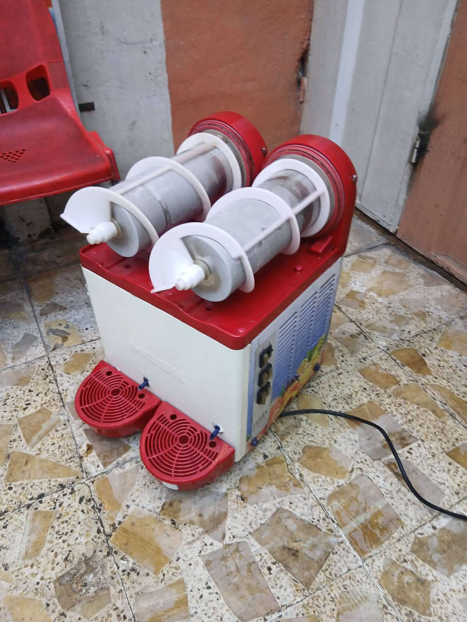 ماكنه ازبري هوسك للبيع ***********السعر اخوالجديد مشتغله قليل
