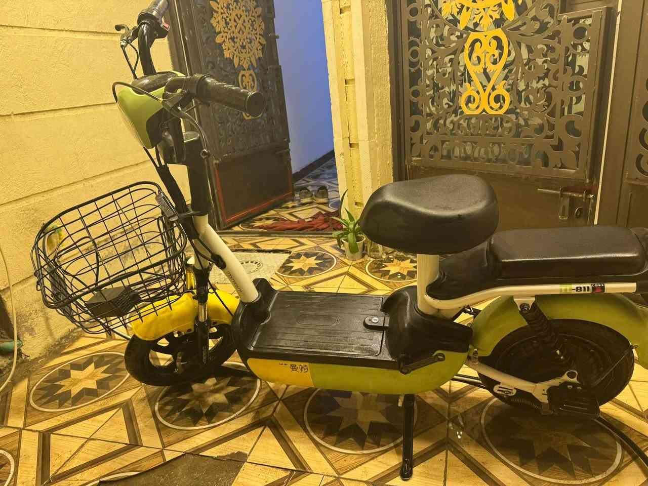 دراجة شحن جديدة كُلشي شغال بيها
شاحنة موجودة 

العنوان: الدورة
السعر :250وبيها مجال بسيط
واتساب :***********
