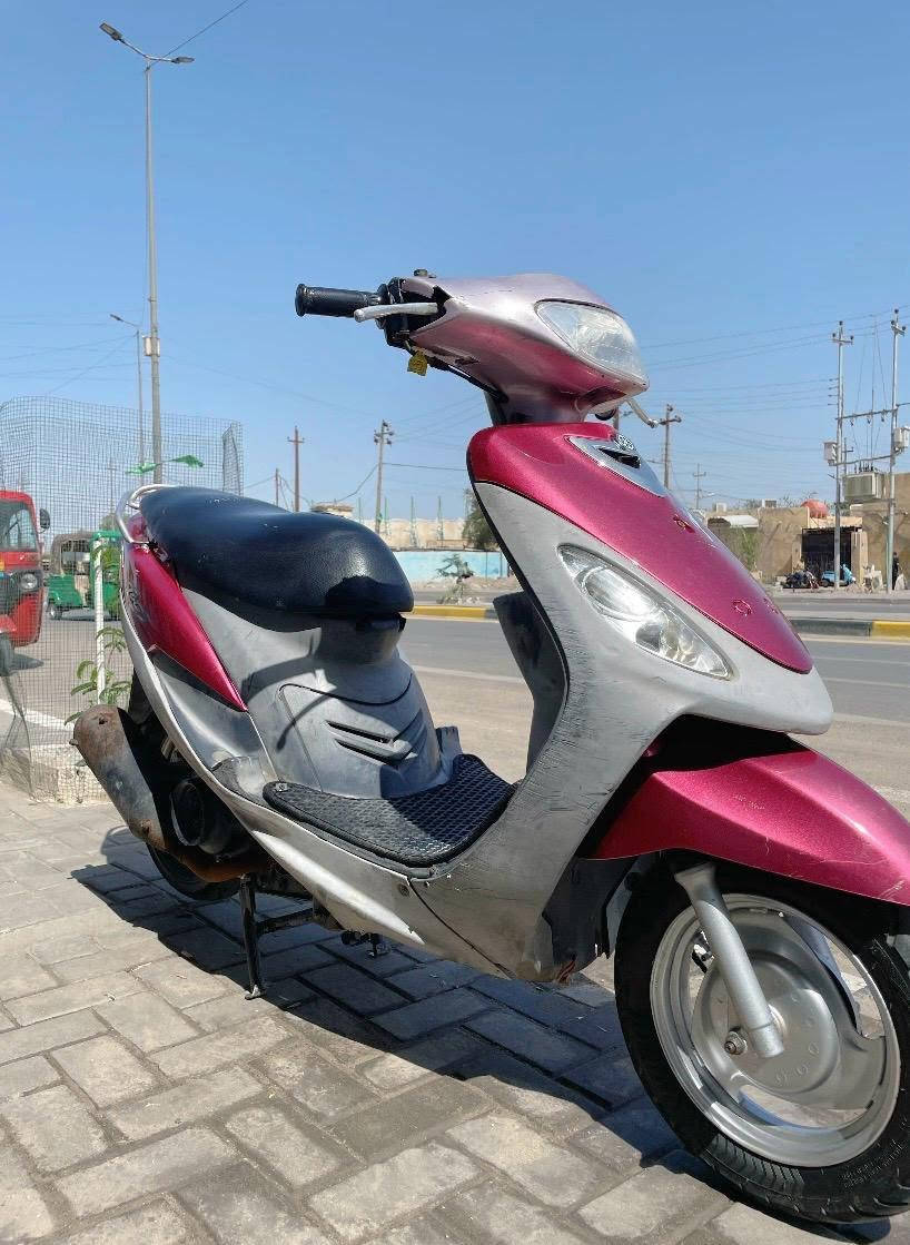 سلام عليكم 
دراجة للبيع ماكس قجمة دراجة نظيفة بس ولفات مبدل كلشي شغال بيها سلف اشاير لايت السعر 675 وبيها مجال 
***********
