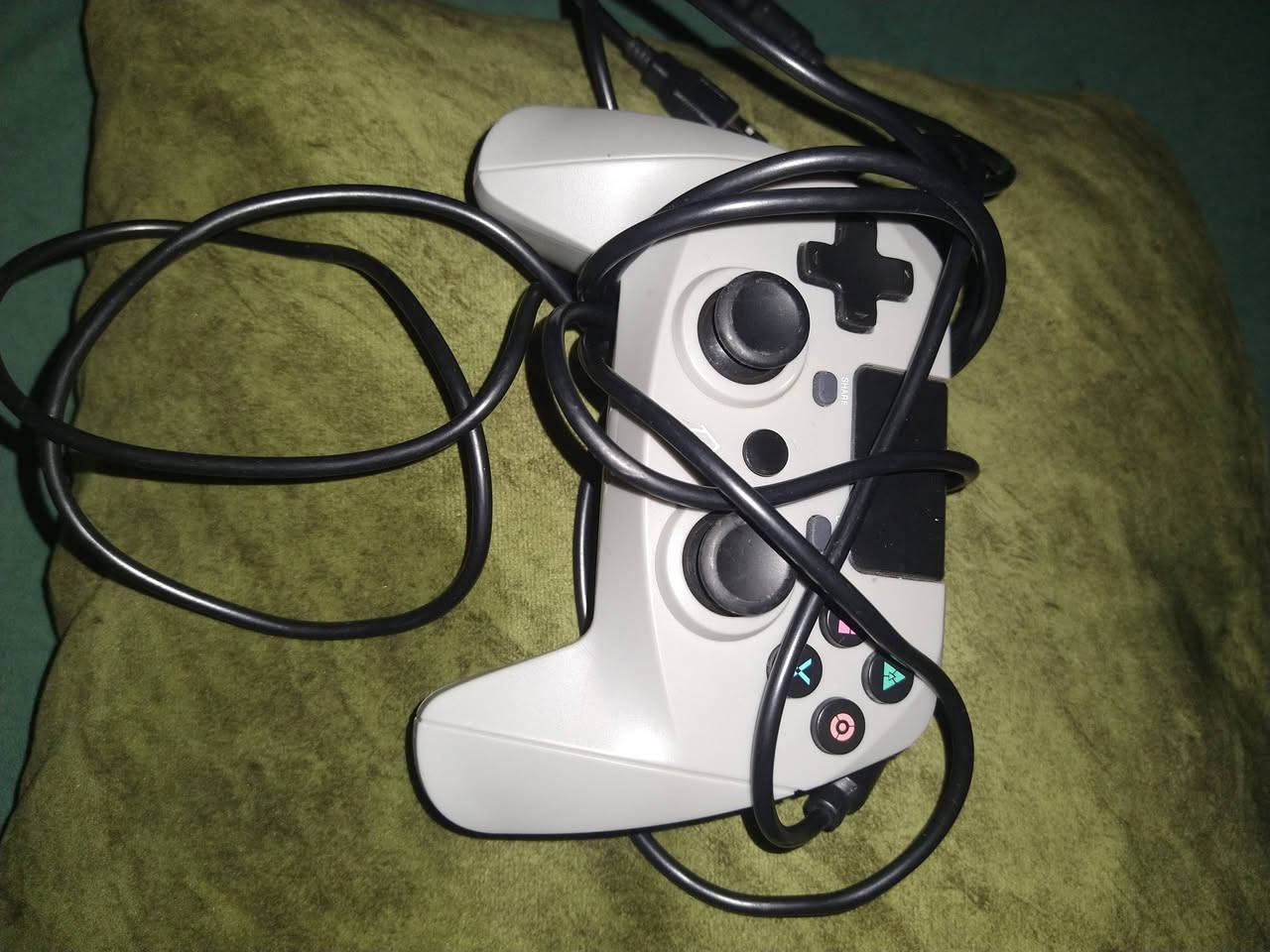 جويستك بلي4 واير 3 متر اصلي
سعر البيع 20 الف 
متوفر توصيل


**إذا كنت صاحب هذا الإعلان وتريد حذفه لأي سبب، رجاءا أرسل رسالة إلى الدعم الفني**