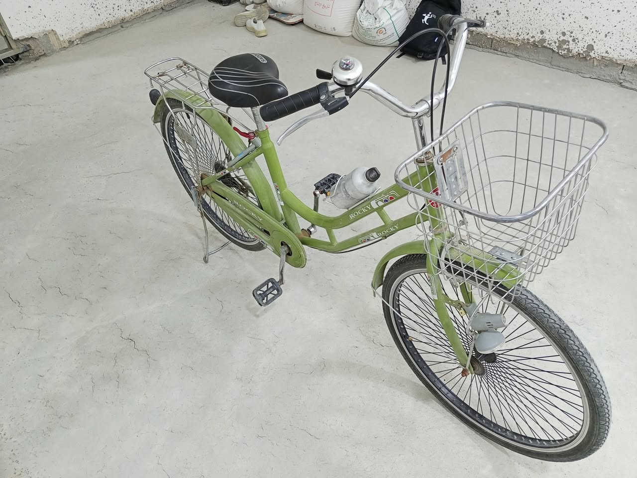 للبيع بايسكل ياباني حجم 26 نضيف كما موضح بالصورة
سعر 85 
***********
