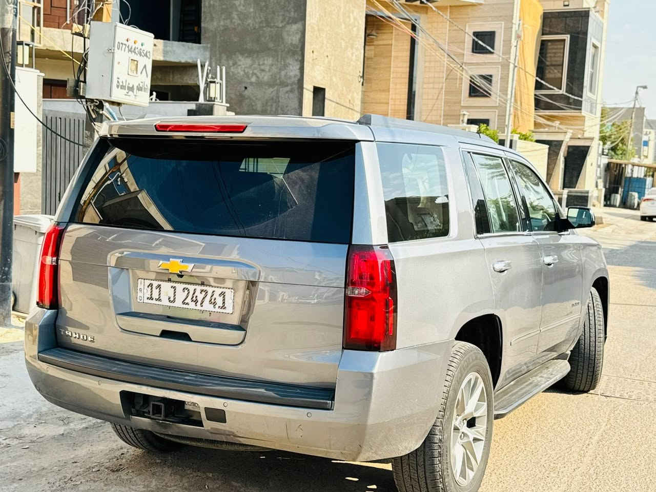 تاهو LT  العلامة الضوئية مديل 2019 اصل بسمي شخصين
السعر : 295 وبيها مجال 
رقم الهاتف ***********
حادثها جاملغ الخلفي وباب بدون ايرباك

رقم بغداد بسمي هزه وفحص جديده 

مواصفات ال LT معروفه 
بجم نيكل ودعامية دبل لحيه 
رادارات 
سقف كنتاره 
تخم تاير 
ويل مديل 23
تحديد مسار 
كشنات كهربائية
شاشة كبيرة 
عداد ديجيتال 
انظمة قيادة 
باب خلفي  كهرباء 
حساس امامي خلفي 
اوتو هود 
تحديد المسار
ثلاجة
وغيرها من المواصفات 
كجات برايمر 
مانع تصادم 
تشغيل عن بعد 
أبواب بصمه 
سايد بريك بصمه 
شاشه كاربلي
