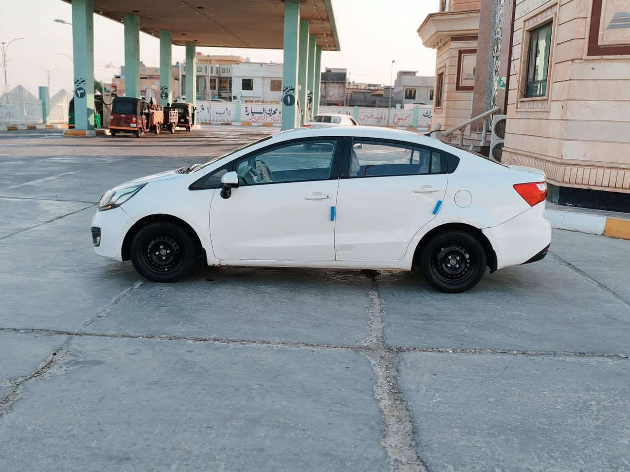 كيا ريو مديل ١٤ رقم بصرة جديد سياره مكفوله من الضربه وتبدل بيهه صبغ قطعتين ولباقي كفاله سياره جديده جاهزه من كلشي مابيهه اي نقص محرك وكير وحداده وتبريد شرط الفحص سعر ٧٠ بيهه مجال كلش بصيط عنوان بصرة هاتف 📱 ***********
