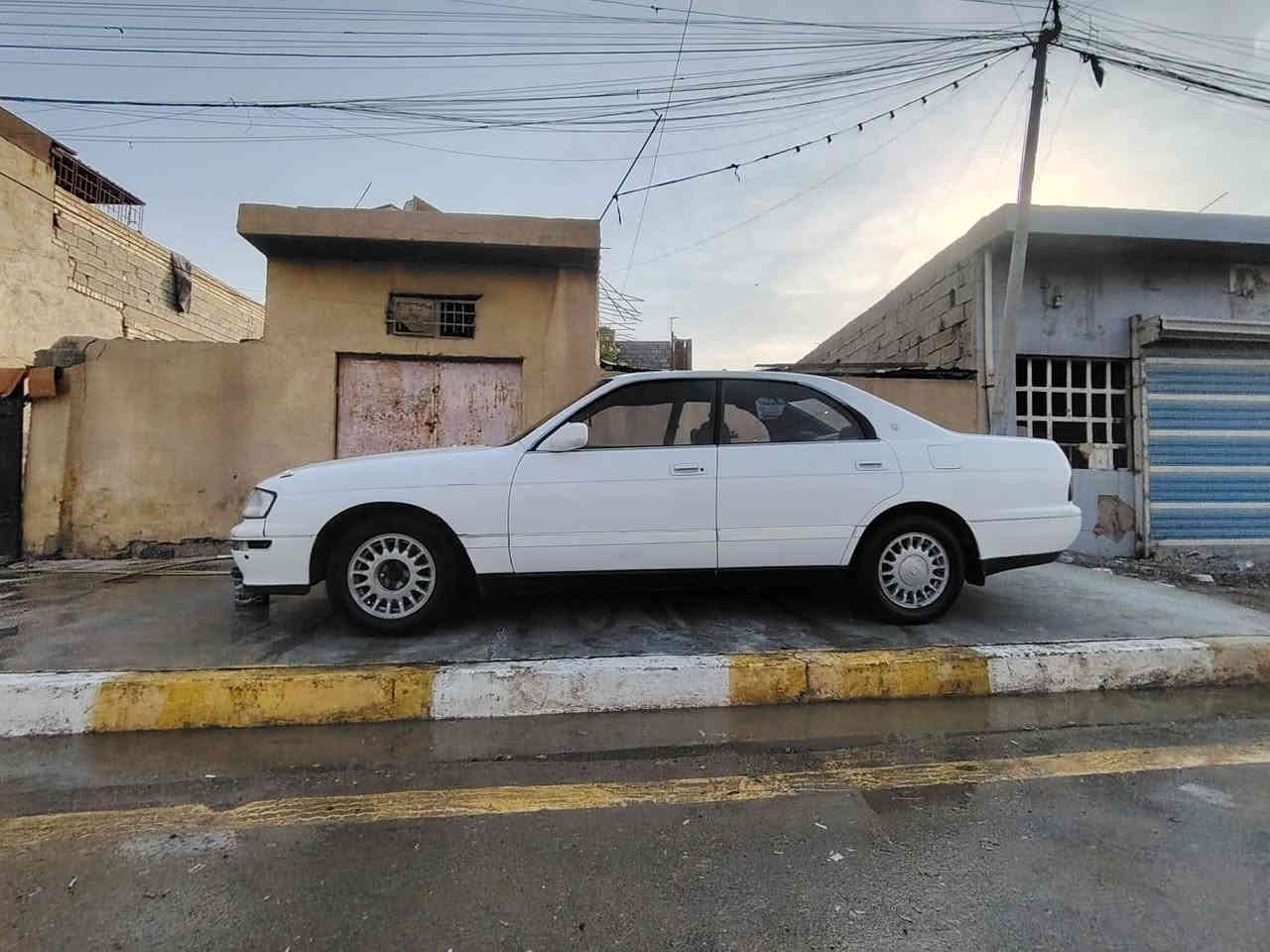 السلام عليكم بطه كراون متصل للبيع موديل 92 رقم بغداد انكليزي بسمي مكينه 2500 سدر جديد تخم تاير المكان بغداد حي ور السعر 50.  وبيهه مجال رقم صاحب السياره ***********
