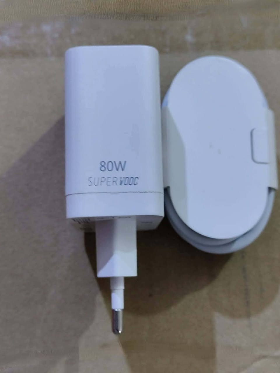 #جملة فقط ماكو مفرد اقرا المنشور قبل لاتراسل
شاحن ريلمي بلادي 120 واط عدد 4 قطع
شاحن ريلمي بلادي 80 واط عدد 10 قطع
شاحن هونر هواوي بلادي 66 واط عدد 7 قطع
السعر مناسب جدآ الشراي يراسل خاص ويدلل 
مكان واسط ماعندي توصيل تجي تفحص وتاخذهن


**إذا كنت صاحب هذا الإعلان وتريد حذفه لأي سبب، رجاءا أرسل رسالة إلى الدعم الفني**