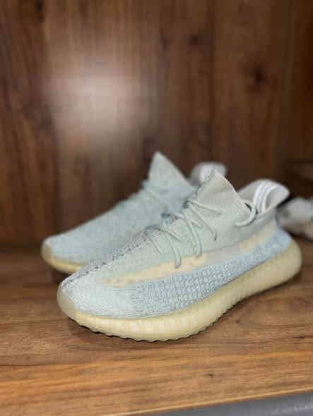 حذاء ايزي اديداس القياس42 يلبس 41 النضافه 100‎%‎ السعر 40 الف للاستفسار ***********
