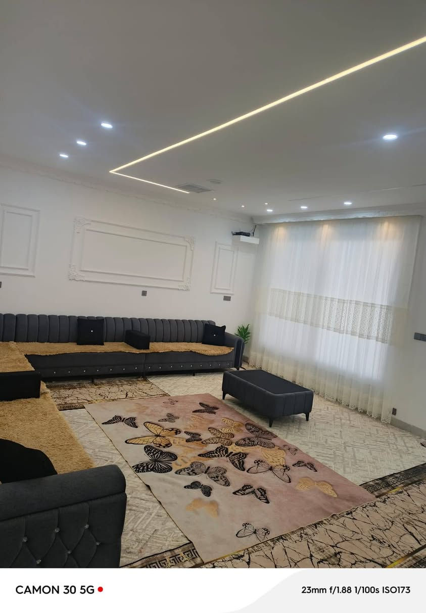 مزرعـــــــــــە  للبیــــــــع  
موقع منـــــطقە  جیمەن
طرق سلیمانیە کـــرکـــوک 
مساحـــــــــــە مزرعە  دونم واحد 
مساحــــــــە دار 110 م
طابوو صــــــــــرف  

باخ بۆ  فرۆشــــــــــتن
ڕووبەرێكی تەخت و فراوانی ھەیە
شوێنێکی زۆر خۆشە 
-ڕووبەری باخەکە  یەک دۆنم 
خانوویەکی تێدایە کامل 
ڕووبەری خانوەکە  110 م

- ناونیشان: چیمــــــــە  قرب شارع رئیسی 
سـعـر : پەیوەندی بكەن لە خزمەتداین
للاستفسار 
***********
***********  واتسئاب و فایبر

عقارات قەڵای کرکوک
